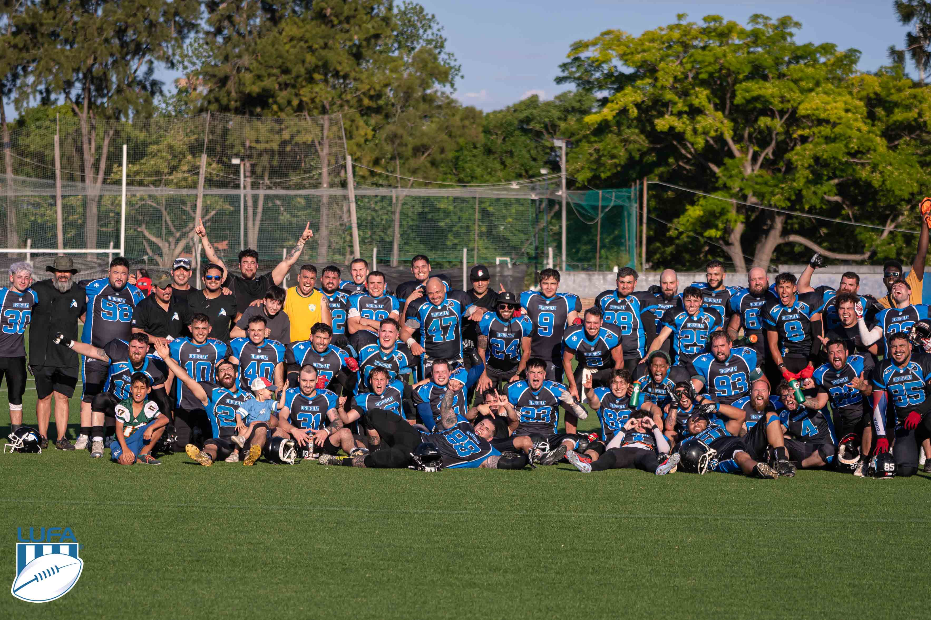 Plantel uruguayo de football americano